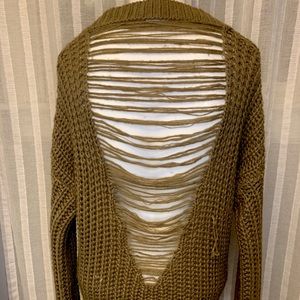 Low neck over sized sweater